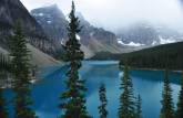 Mirante de observação do magnífico Lake Moraine, na região de Lake Louise, em Alberta, no Canadá